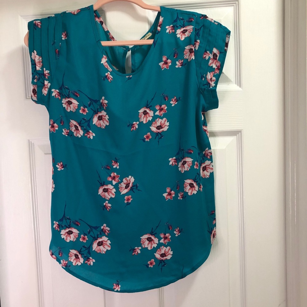 NWOT Floral Print Blouse!!